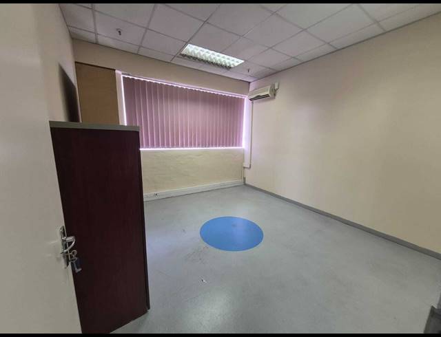 400M² OFFICE TO LET IN STEELEDALE